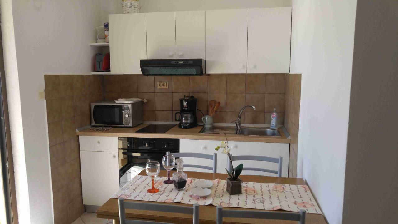Vera Apartment 1 Rogoznica  Buitenkant foto
