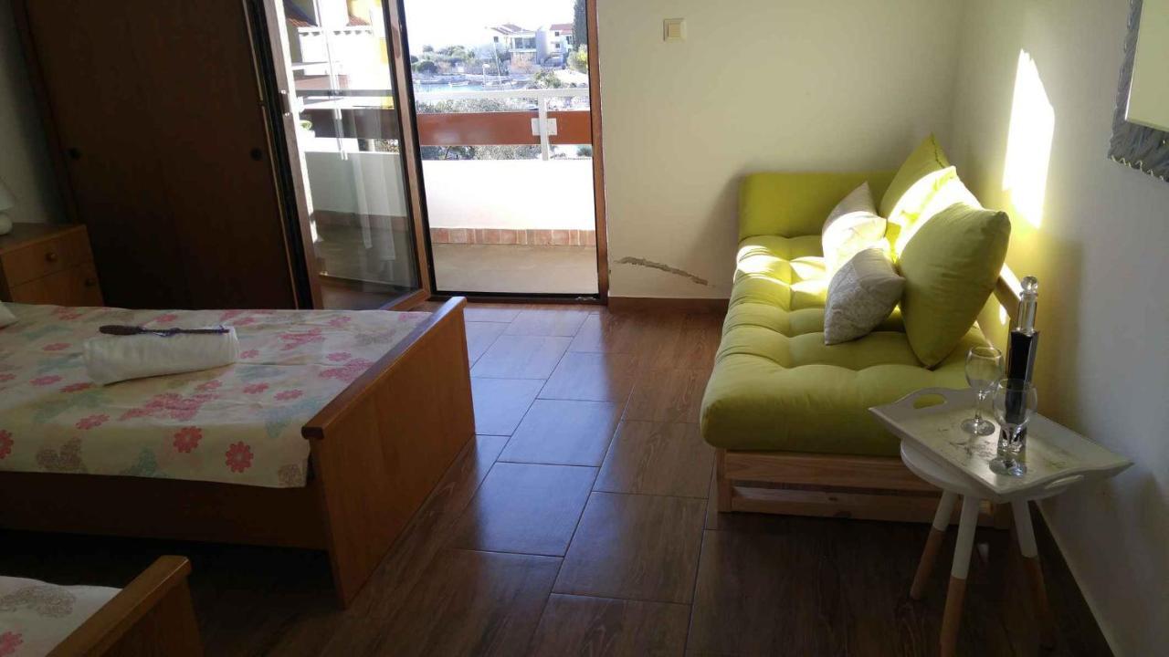 Vera Apartment 1 Rogoznica  Kamer foto